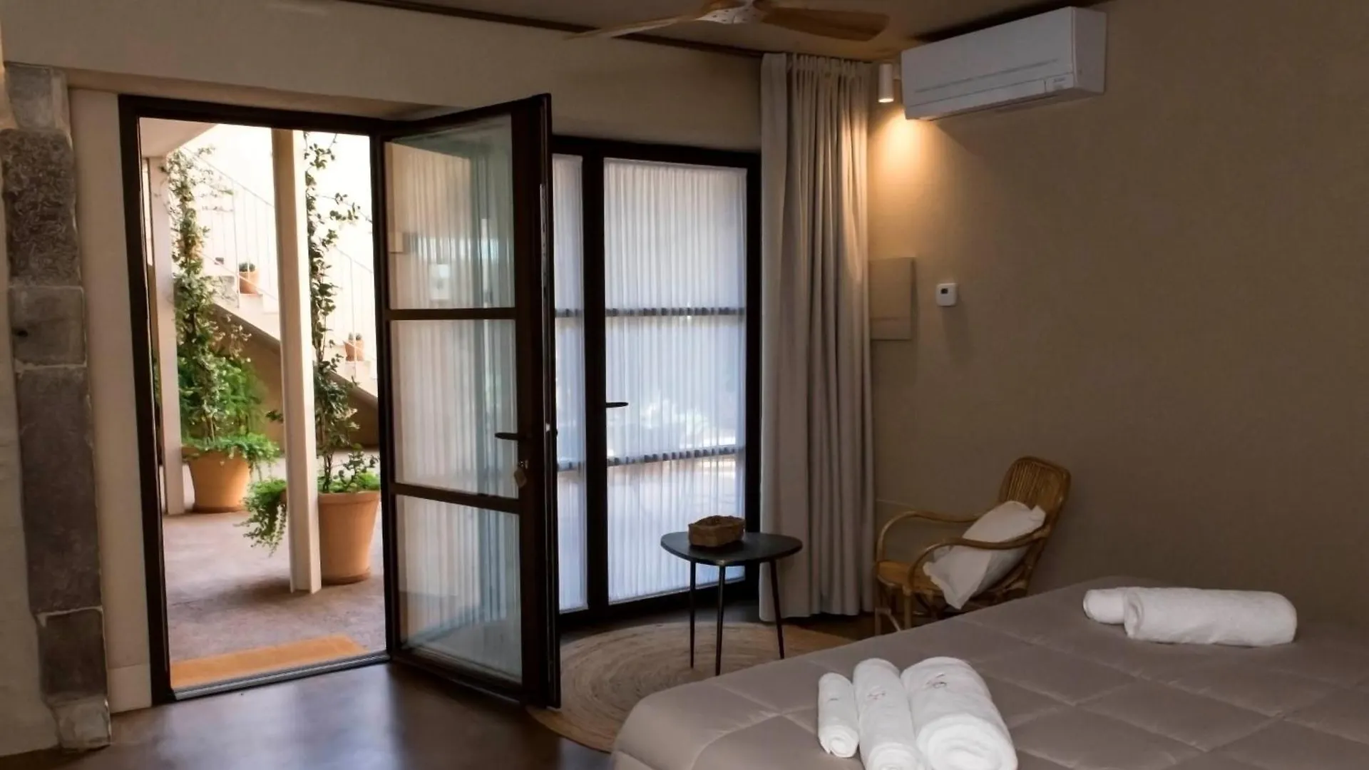 Bed & Breakfast Mas Pla Bed and Breakfast Riudellots de la Selva Spanje