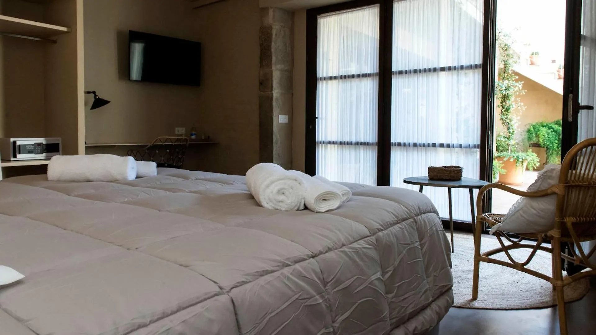 Bed & Breakfast Mas Pla Bed and Breakfast Riudellots de la Selva
