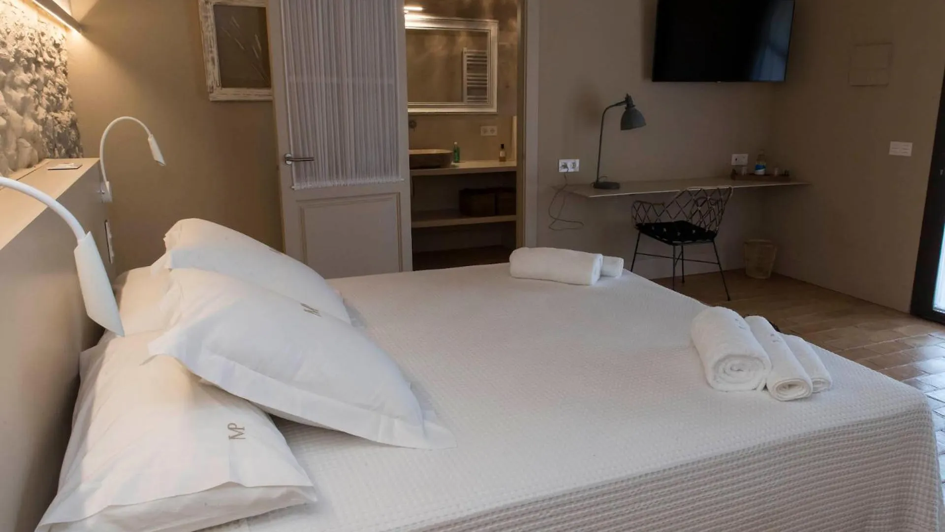 Mas Pla Bed and Breakfast Riudellots de la Selva
