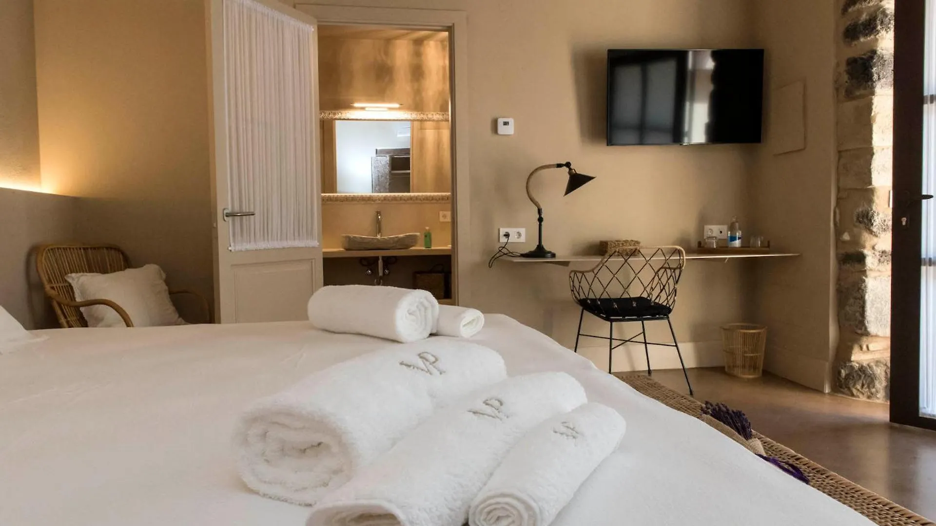 Mas Pla Bed and Breakfast Riudellots de la Selva Bed & Breakfast