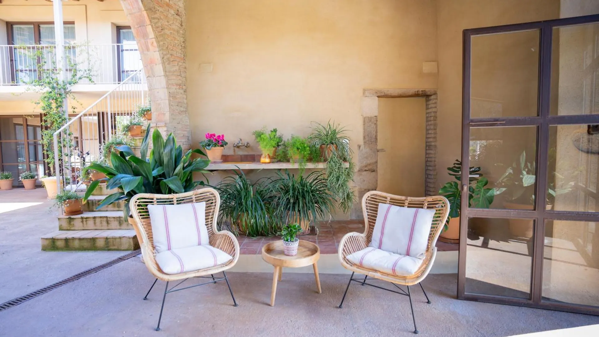 Bed & Breakfast Mas Pla Bed and Breakfast Riudellots de la Selva